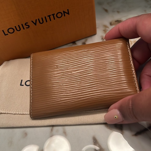 EUC Louis Vuitton Epi 5 Key Holder- Cognac - Picture 5 of 10